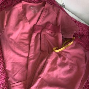 Pink Figs Set: Joggers and Top!